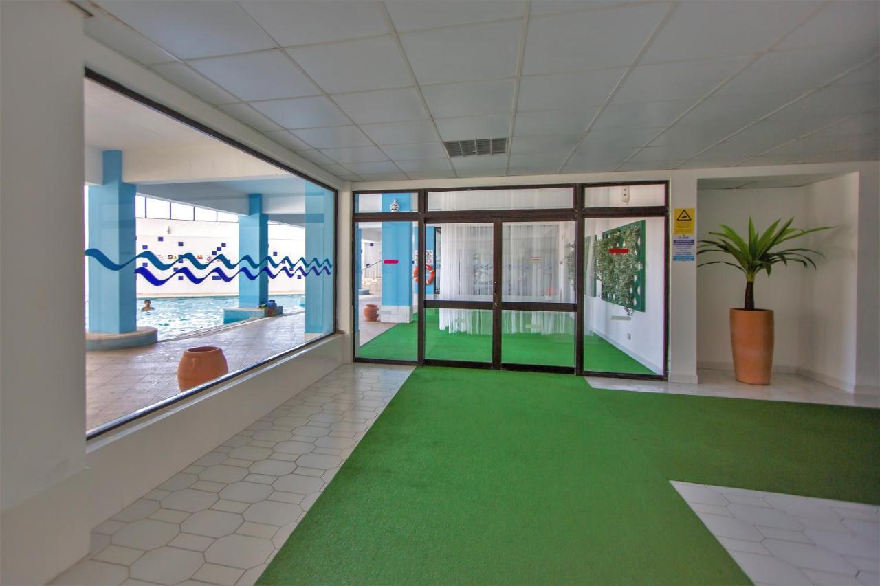 Sea View Apartment - 3 Swimming Pool & Fitness Albufeira Exteriör bild